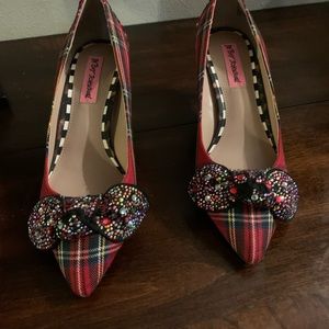 Betsey Johnson bejeweled Christmas Holiday plaid heels 7.5.